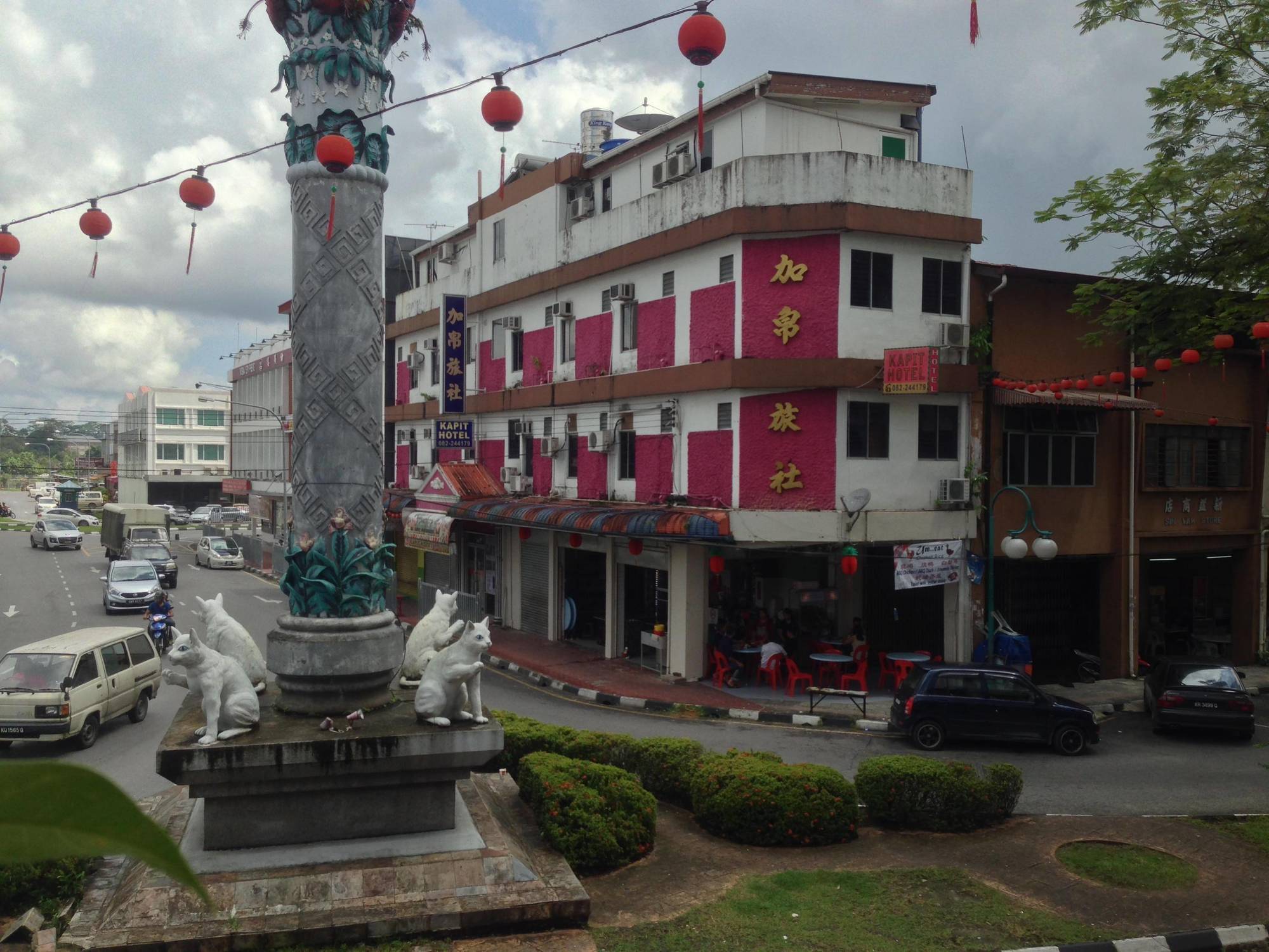 My Place Hotel & Lodge Kuching Buitenkant foto