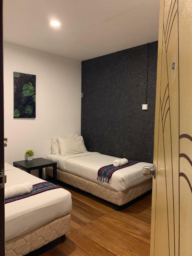 My Place Hotel & Lodge Kuching Buitenkant foto