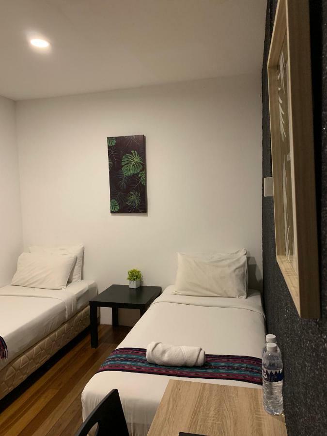 My Place Hotel & Lodge Kuching Buitenkant foto