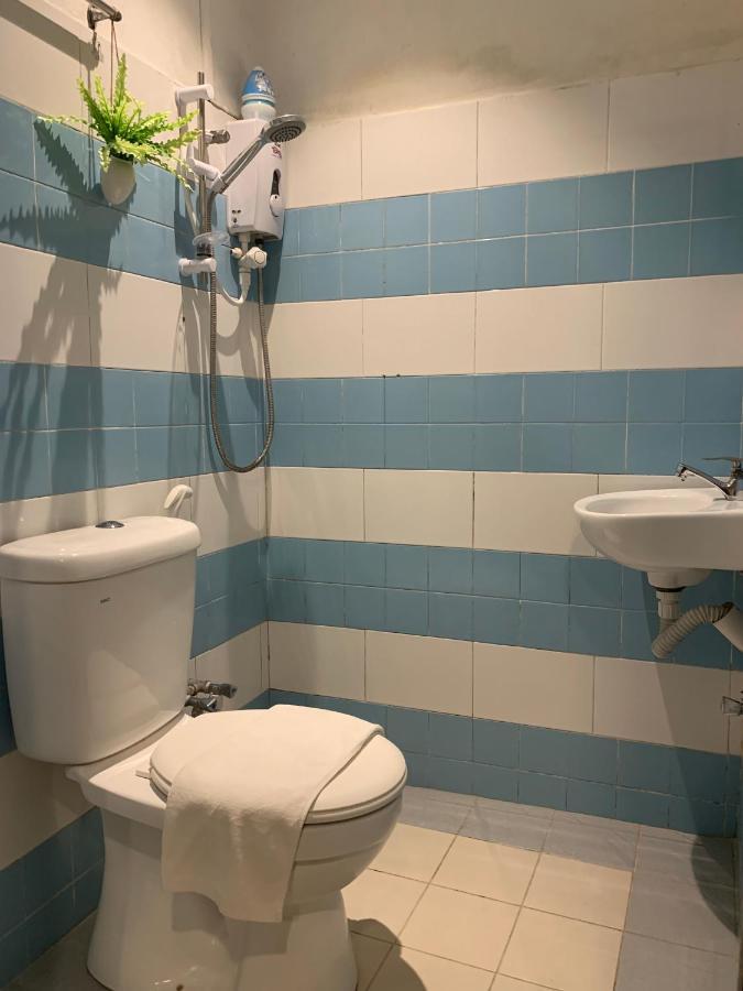 My Place Hotel & Lodge Kuching Buitenkant foto